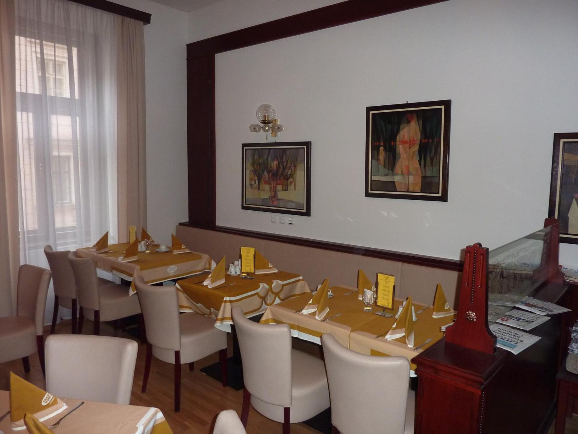 Grandhotel Garni ยีห์ลาวา ภายนอก รูปภาพ