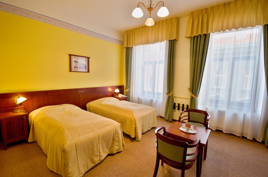 Grandhotel Garni ยีห์ลาวา ภายนอก รูปภาพ