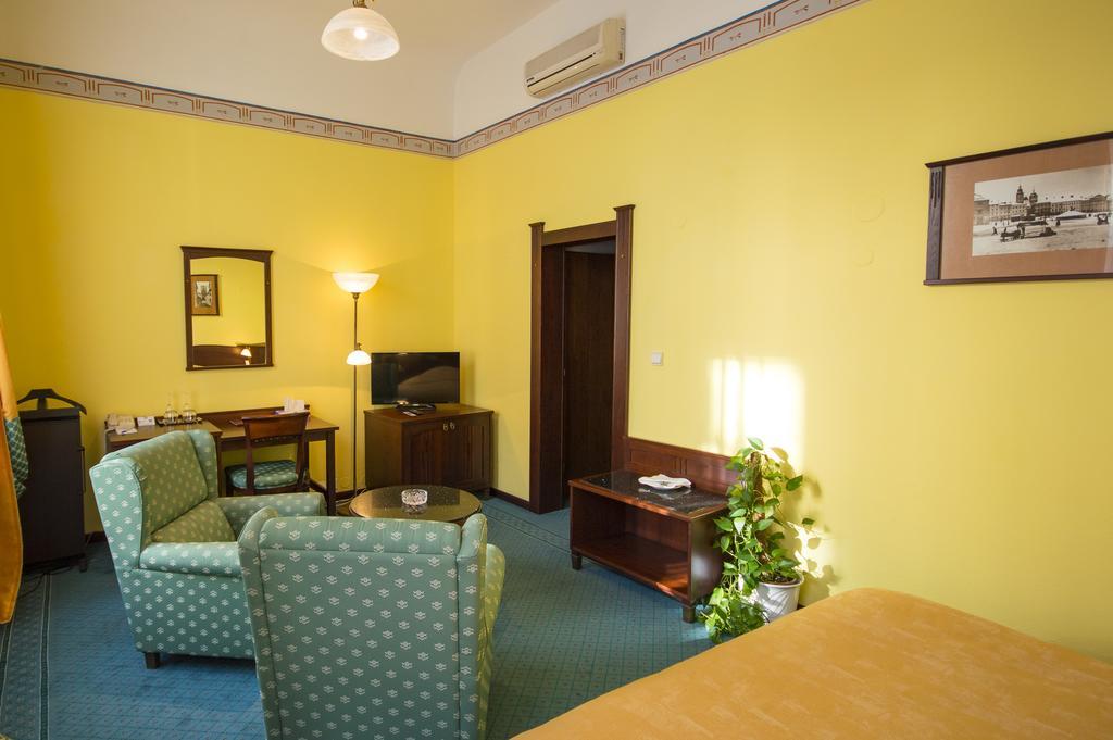 Grandhotel Garni ยีห์ลาวา ภายนอก รูปภาพ