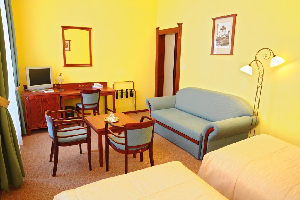 Grandhotel Garni ยีห์ลาวา ภายนอก รูปภาพ