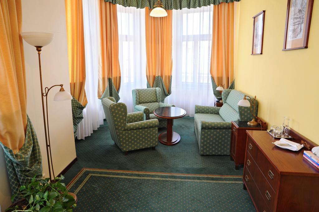 Grandhotel Garni ยีห์ลาวา ภายนอก รูปภาพ