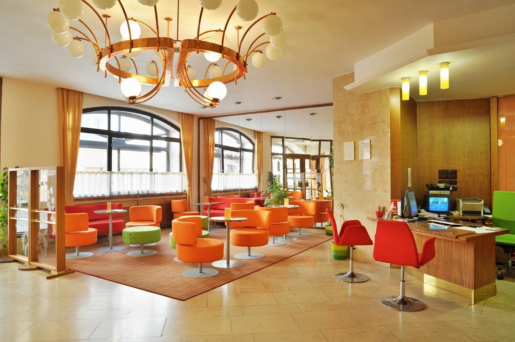 Grandhotel Garni ยีห์ลาวา ภายนอก รูปภาพ