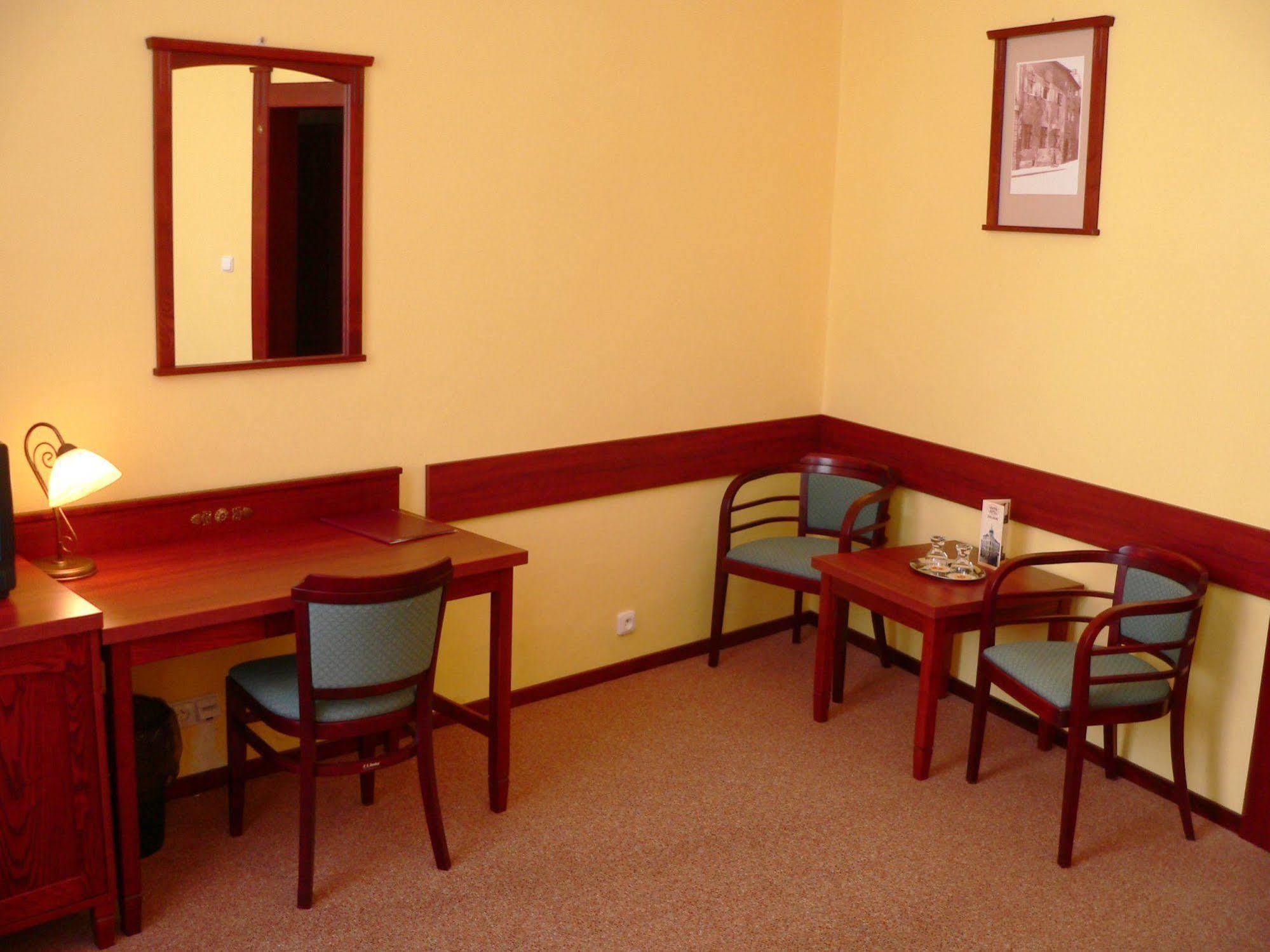 Grandhotel Garni ยีห์ลาวา ภายนอก รูปภาพ