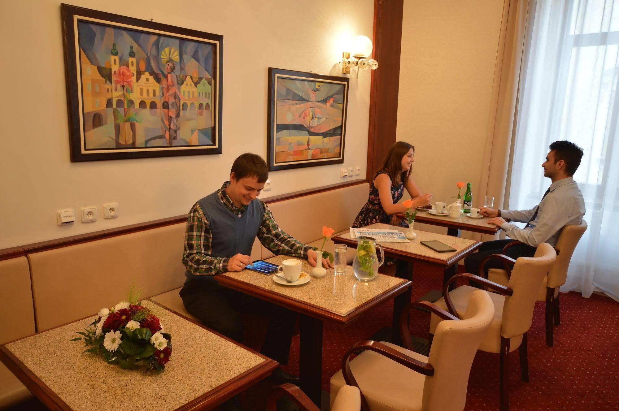 Grandhotel Garni ยีห์ลาวา ภายนอก รูปภาพ