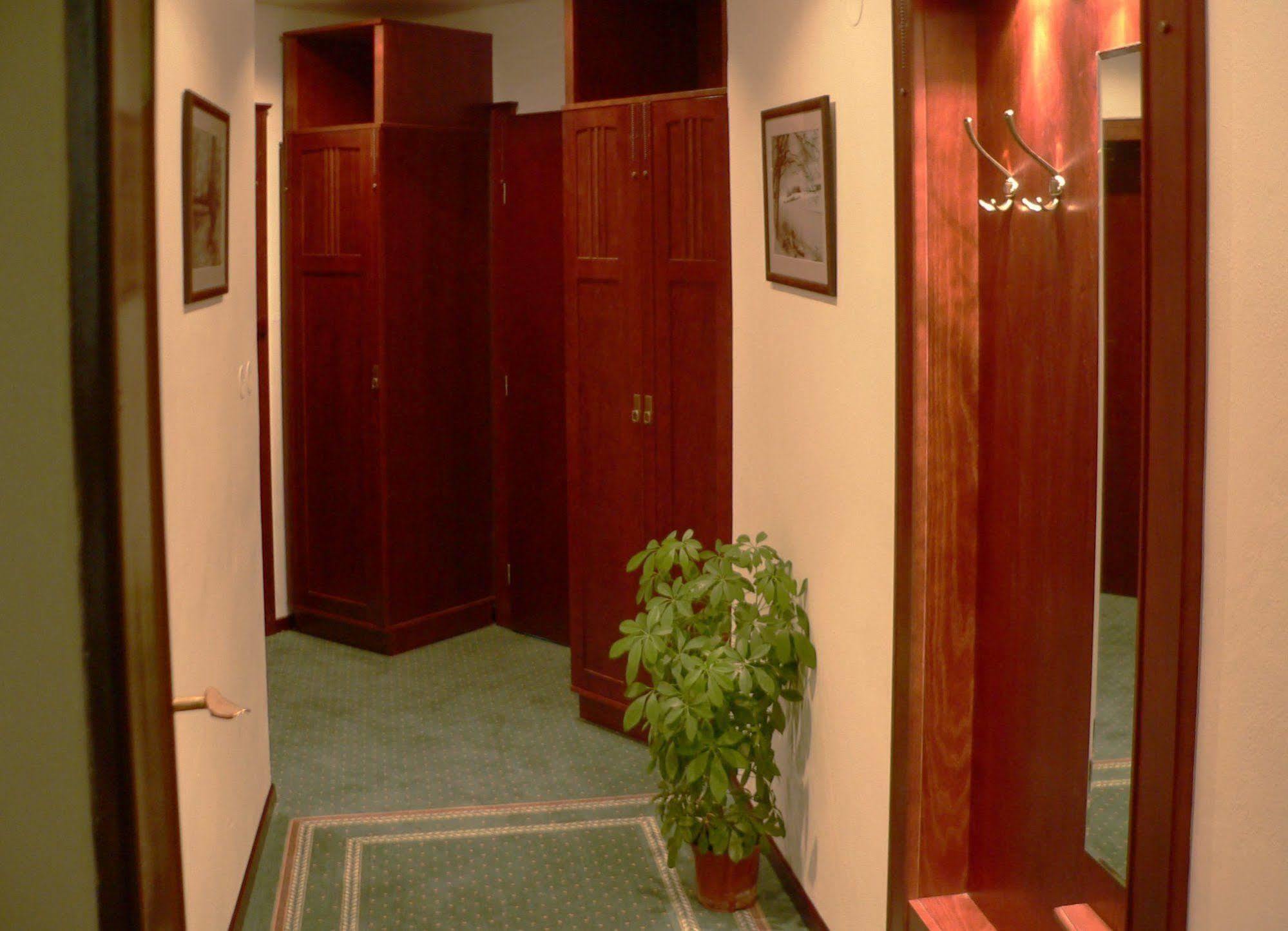 Grandhotel Garni ยีห์ลาวา ภายนอก รูปภาพ